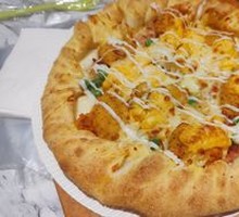 Golden Yolk Chicken Pizza