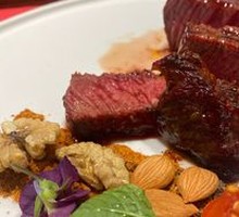Thick Grilled Wagyu Beef Steak with 270 Days Grain-Fed