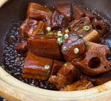 Clay Pot Braised Pork with Lotus Root