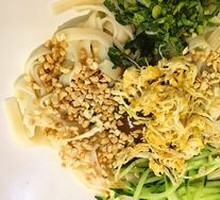 麻酱鸡丝拌面