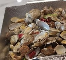 Spicy Stir-Fried Clams