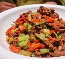 Stir-Fried Beef with Yellow Onion