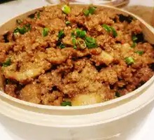 Lotus Leaf Steamed Pork with Rice Flour