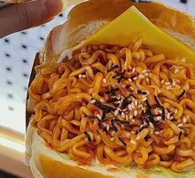 Cheese Spicy Turkey Noodle Omelette