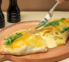 Golden Lychee Durian Pizza Bite