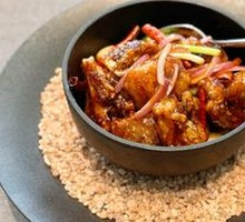 Stir-Fried Fish Head in Clay Pot