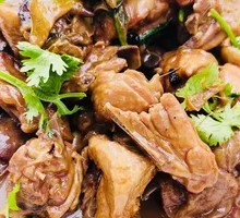 Stir-Fried Yimeng Mountain Native Rooster
