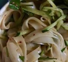 Classic Noodles with Beef Tendon