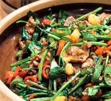Stir-Fried Beef with Yellow Onion