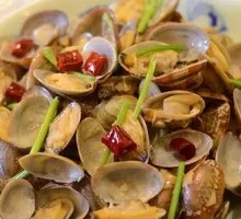 Spicy Stir-Fried Clams