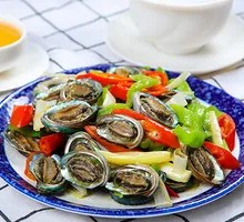 Spicy Stir-Fried Live Abalone
