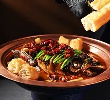 Scallion Flavorful Qiandaohu Fish Head with Large Fried Dough Sticks