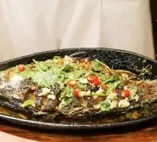 Sautéed Crucian Carp on Iron Plate
