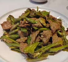 Stir-Fried Beef with Dried Chilies