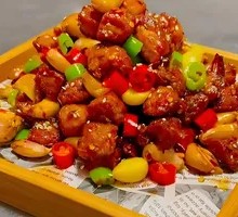 Garlic Stir-fried Pork with Marbled Meat