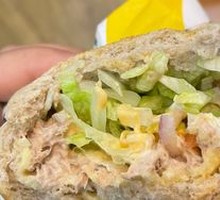 Aromatic Tuna Sandwich