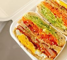 Grilled Orlean Chicken Leg Sandwich