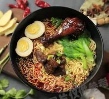 Braised Chicken Leg Noodles