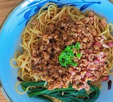 Scallion Oil Meat Sauce Noodles