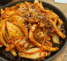 Spicy Sautéed Squid on Iron Plate