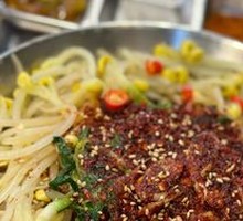 Bean Sprout and Chives Salad