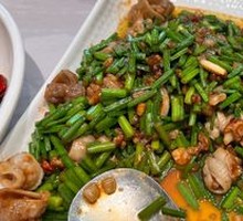 Stir-fried Garlic Chives with Shark's Fin