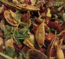 Spicy Stir-Fried Clams