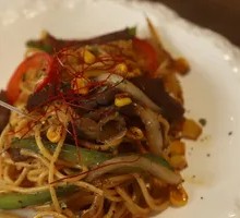 Black Pepper Beef Noodles