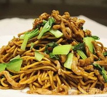 Stir-Fried Pork with Green Pepper Noodles