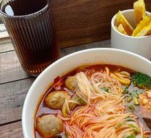 Spicy Beef Meatball Rice Noodles