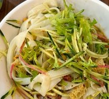 Cold Noodles with Pork in Flatbread