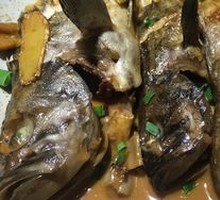 Iron Pot Mixed Fish