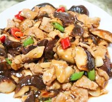 Stir-Fried Chicken with Mushrooms