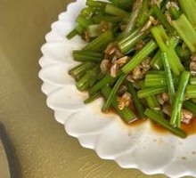 Celery with Shrimp Breadcrumbs