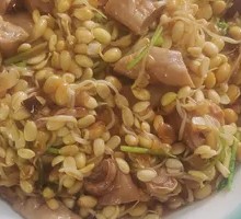 Stewed Pig Intestines with Soybean Sprouts
