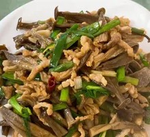 Deer Mushroom Stir-Fried with Pork