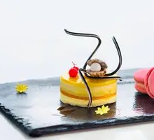 Raspberry Macaron