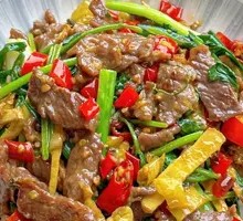 Stir-Fried Beef with Yellow Onion