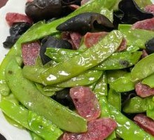 Snow Peas with Chinese Sausage