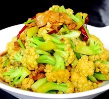 Stir-Fried Organic Cauliflower with Meat
