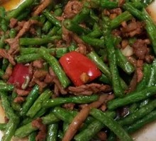 Stir-fried string beans with shredded pork