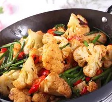 Spicy Stir-Fried Organic Cauliflower