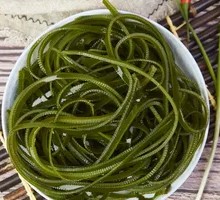 Thin seaweed strips