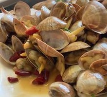 Spicy Stir-Fried Clams