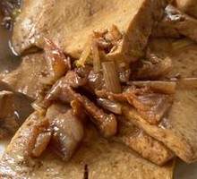 五花肉炖豆腐