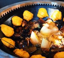 Stewed Goose in Iron Pot