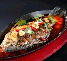 Sautéed Crucian Carp on Iron Plate
