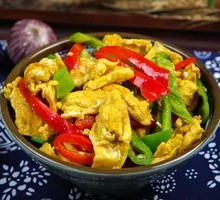 Stir-fried Eggs with Green Peppers