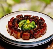 Signature Taiwanese Scallion Crusted Braised Pork
