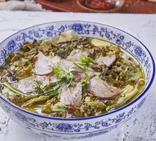 Sour Cabbage Beef Knife-Shaved Noodles